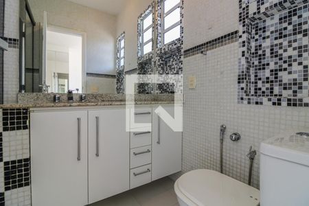 Casa de condomínio à venda com 520m², 5 quartos e 3 vagas Casa de condomínio à venda com 520m², 5 quartos e 3 vagasSuíte 2 - Banheiro