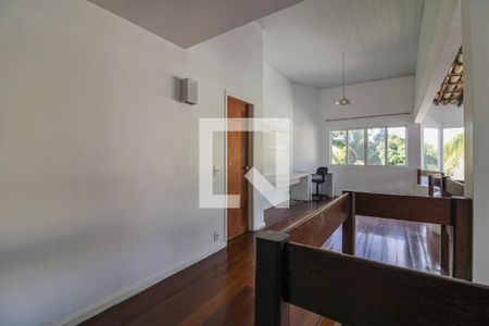 Casa de condomínio à venda com 520m², 5 quartos e 3 vagas Casa de condomínio à venda com 520m², 5 quartos e 3 vagasSala Segundo Andar