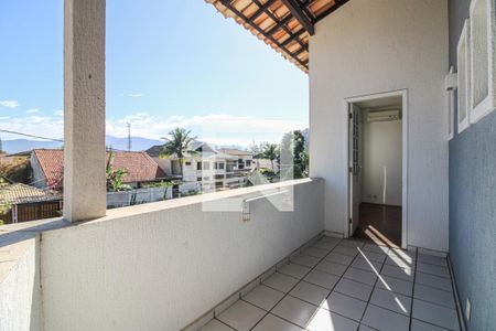 Casa de condomínio à venda com 520m², 5 quartos e 3 vagas Casa de condomínio à venda com 520m², 5 quartos e 3 vagasVaranda Suítes 2 e 3