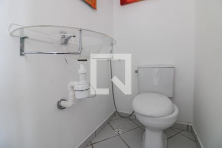 Casa de condomínio à venda com 520m², 5 quartos e 3 vagas Casa de condomínio à venda com 520m², 5 quartos e 3 vagasLavabo