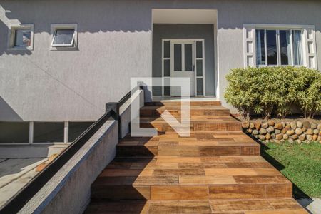 Casa de condomínio à venda com 520m², 5 quartos e 3 vagas Casa de condomínio à venda com 520m², 5 quartos e 3 vagasÁrea externa - Frente da casa