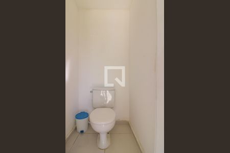 Casa de condomínio à venda com 520m², 5 quartos e 3 vagas Casa de condomínio à venda com 520m², 5 quartos e 3 vagasEdícula - Banheiro da Área Gourmet