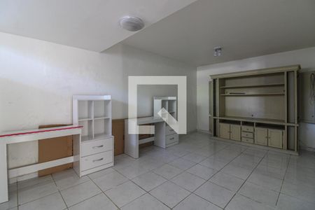 Casa de condomínio à venda com 520m², 5 quartos e 3 vagas Casa de condomínio à venda com 520m², 5 quartos e 3 vagasPorão - Salão 2