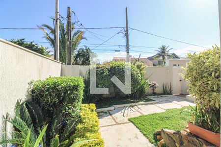 Casa de condomínio à venda com 520m², 5 quartos e 3 vagas Casa de condomínio à venda com 520m², 5 quartos e 3 vagasÁrea externa - Frente da casa