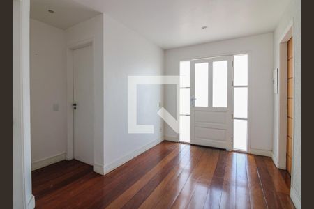 Casa de condomínio à venda com 520m², 5 quartos e 3 vagas Casa de condomínio à venda com 520m², 5 quartos e 3 vagasHall de Entrada