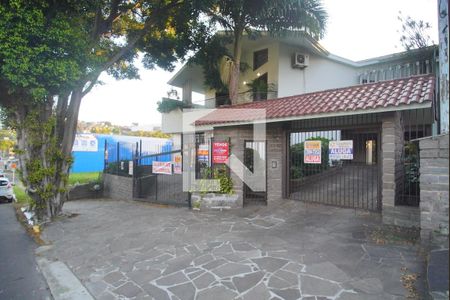 Casa à venda com 420m², 4 quartos e 3 vagasFachada