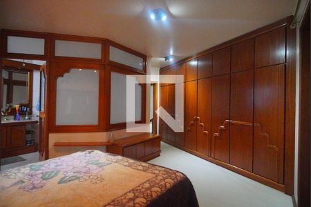 Casa à venda com 420m², 4 quartos e 3 vagasSuite