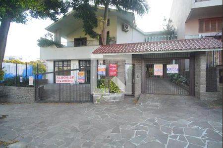 Casa à venda com 420m², 4 quartos e 3 vagasFachada