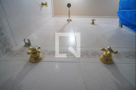 Casa à venda com 420m², 4 quartos e 3 vagasDetalhe do Banheiro da Suite