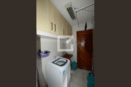 Apartamento à venda com 74m², 3 quartos e 1 vagaÁrea de serviço