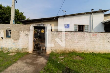Casa à venda com 160m², 3 quartos e 2 vagas Casa à venda com 160m², 3 quartos e 2 vagasFachada