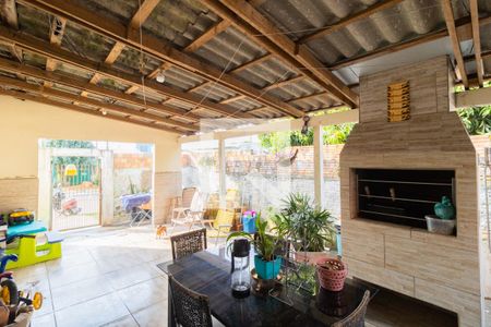 Casa à venda com 160m², 3 quartos e 2 vagas Casa à venda com 160m², 3 quartos e 2 vagasQuintal