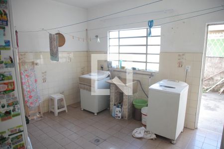 Casa à venda com 220m², 3 quartos e 6 vagasÁrea de Serviço