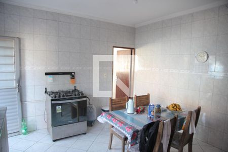 Casa à venda com 220m², 3 quartos e 6 vagasCozinha