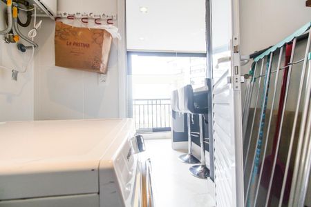 Apartamento à venda com 92m², 2 quartos e 2 vagas Apartamento à venda com 92m², 2 quartos e 2 vagasÁrea de Serviço