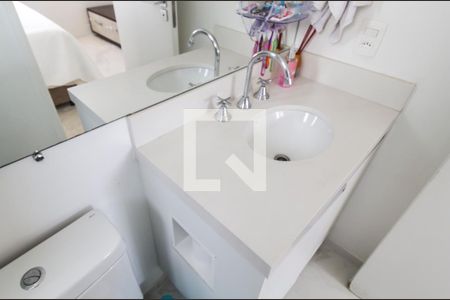 Apartamento à venda com 92m², 2 quartos e 2 vagas Apartamento à venda com 92m², 2 quartos e 2 vagasBanheiro da Suíte 1