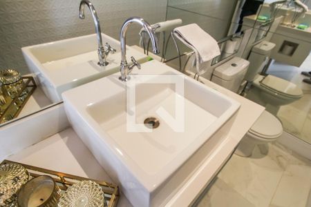 Apartamento à venda com 92m², 2 quartos e 2 vagas Apartamento à venda com 92m², 2 quartos e 2 vagasDetalhe do banheiro