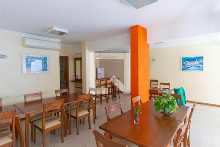 Apartamento à venda com 200m², 3 quartos e 2 vagas Apartamento à venda com 200m², 3 quartos e 2 vagasÁrea comum - Salão de festas