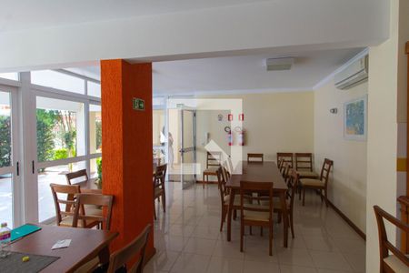 Apartamento à venda com 200m², 3 quartos e 2 vagas Apartamento à venda com 200m², 3 quartos e 2 vagasÁrea comum - Salão de festas