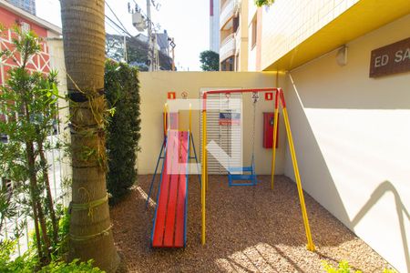 Apartamento à venda com 200m², 3 quartos e 2 vagas Apartamento à venda com 200m², 3 quartos e 2 vagasÁrea comum - Playground