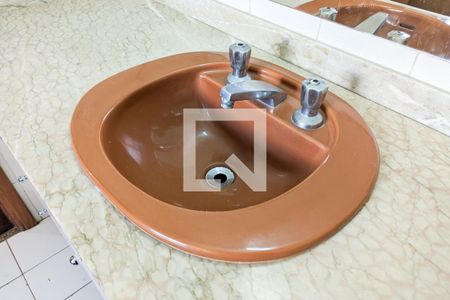 Apartamento à venda com 131m², 3 quartos e 2 vagas Apartamento à venda com 131m², 3 quartos e 2 vagasBanheiro da suíte