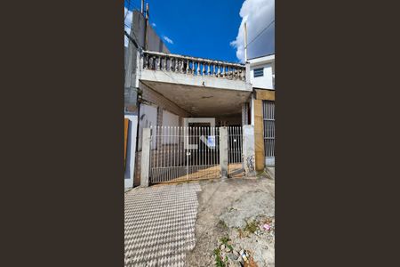 Casa à venda com 115m², 2 quartos e 1 vaga Casa à venda com 115m², 2 quartos e 1 vagaFachada