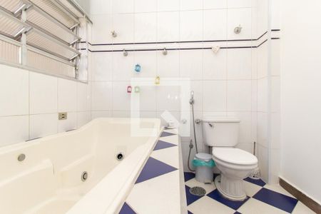 Apartamento à venda com 139m², 2 quartos e sem vagaBanheiro da Suíte 