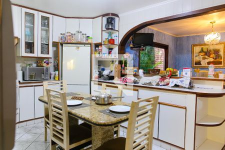 Casa à venda com 232m², 3 quartos e 3 vagas Casa à venda com 232m², 3 quartos e 3 vagasCozinha