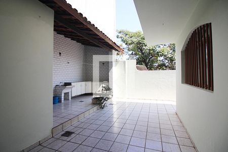 Casa à venda com 360m², 4 quartos e 5 vagasÁrea Externa