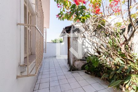 Casa à venda com 304m², 5 quartos e 3 vagasCasa 2 - Área de Serviço