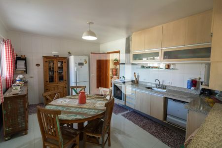 Casa à venda com 189m², 3 quartos e 4 vagas Casa à venda com 189m², 3 quartos e 4 vagasCozinha