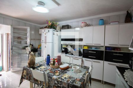 Casa à venda com 180m², 2 quartos e 1 vaga Casa à venda com 180m², 2 quartos e 1 vagaCozinha