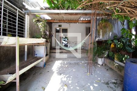 Casa à venda com 180m², 2 quartos e 1 vaga Casa à venda com 180m², 2 quartos e 1 vagaQuintal