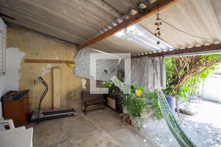 Casa à venda com 180m², 2 quartos e 1 vaga Casa à venda com 180m², 2 quartos e 1 vagaQuintal