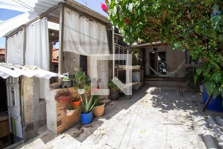 Casa à venda com 180m², 2 quartos e 1 vaga Casa à venda com 180m², 2 quartos e 1 vagaQuintal