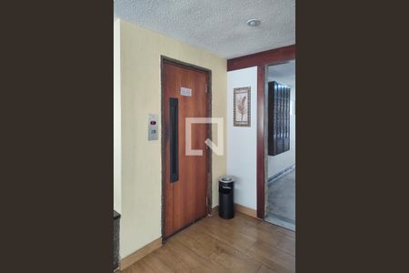 Apartamento à venda com 65m², 2 quartos e 1 vagaHall social