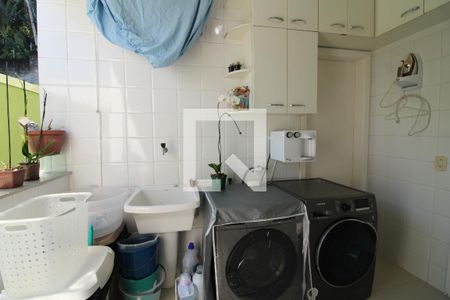 Casa de condomínio à venda com 240m², 3 quartos e 2 vagasÁrea de Serviço