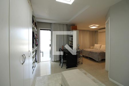 Casa de condomínio à venda com 240m², 3 quartos e 2 vagasQuarto 3 - Suíte