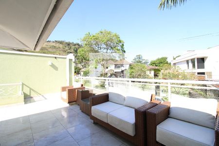 Casa de condomínio à venda com 240m², 3 quartos e 2 vagasÁrea Externa