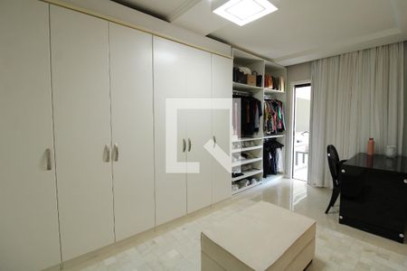 Casa de condomínio à venda com 240m², 3 quartos e 2 vagasQuarto 3 - Suíte