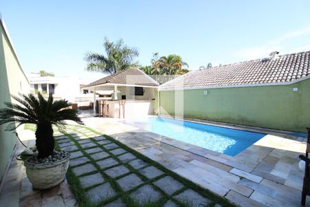 Casa de condomínio à venda com 240m², 3 quartos e 2 vagasÁrea Externa