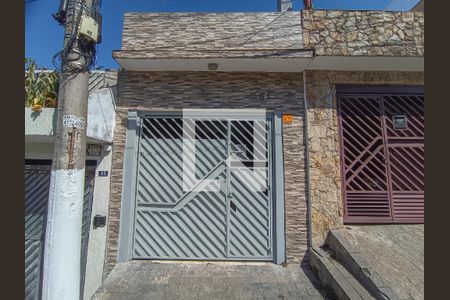 Casa à venda com 74m², 2 quartos e 1 vaga Casa à venda com 74m², 2 quartos e 1 vagaFachada