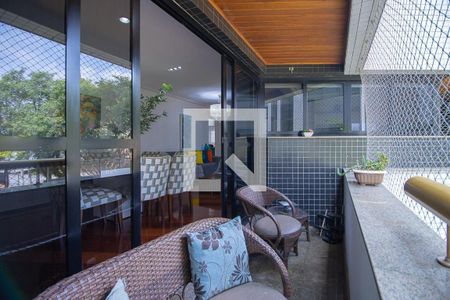 Apartamento à venda com 135m², 4 quartos e 2 vagas