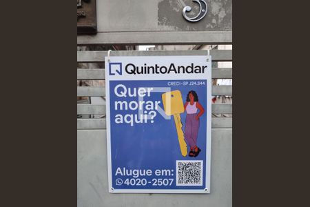 Casa à venda com 100m², 6 quartos e 2 vagas Casa à venda com 100m², 6 quartos e 2 vagasPlaca