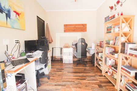 Casa à venda com 230m², 3 quartos e 3 vagasEscritório