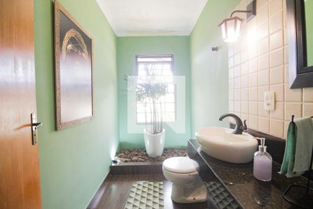 Casa à venda com 230m², 3 quartos e 3 vagasBanheiro