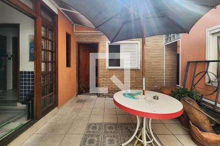 Casa à venda com 283m², 5 quartos e 2 vagas Casa à venda com 283m², 5 quartos e 2 vagasQuintal