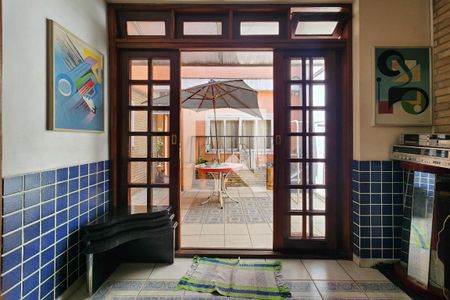 Casa à venda com 283m², 5 quartos e 2 vagas Casa à venda com 283m², 5 quartos e 2 vagasEdicula