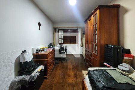 Casa à venda com 283m², 5 quartos e 2 vagas Casa à venda com 283m², 5 quartos e 2 vagasQuarto 2