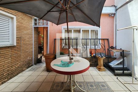 Casa à venda com 283m², 5 quartos e 2 vagas Casa à venda com 283m², 5 quartos e 2 vagasQuintal